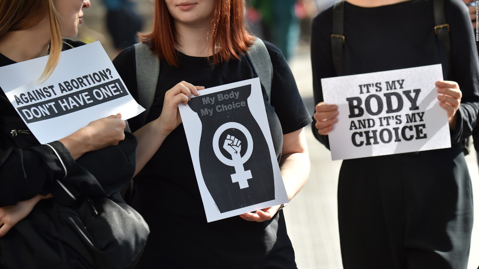 female protesters for pro-choice