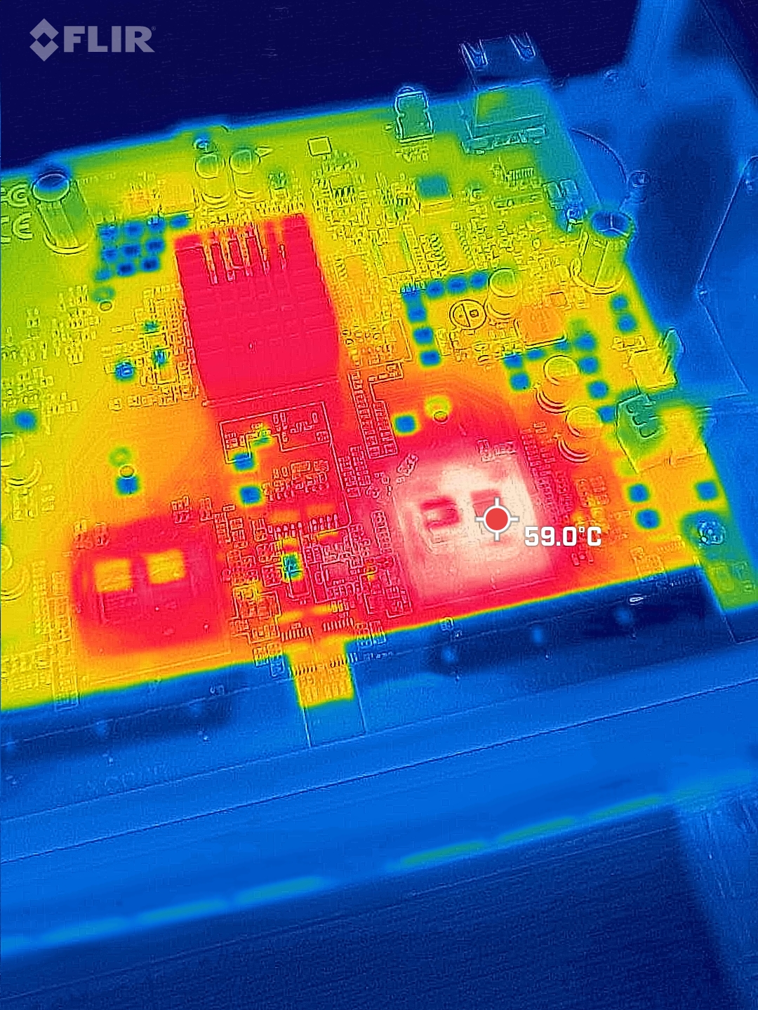 thermal picture of Industrial 10 gbps switch with zero cooling